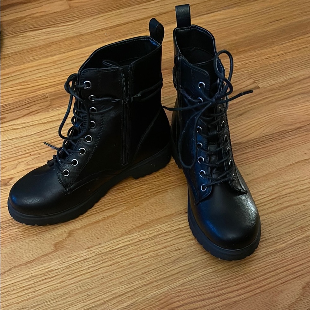 Black Zip-Up Women's Boots